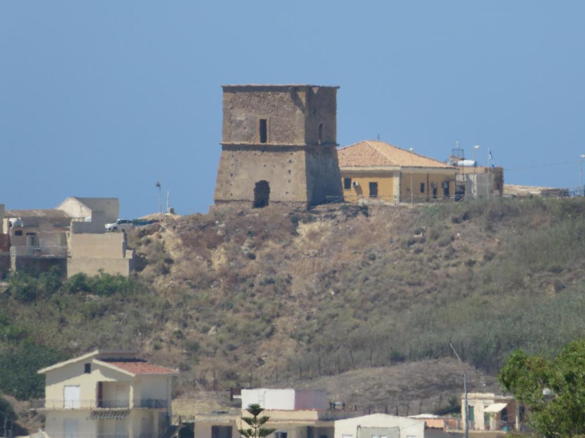 Case Barrera Porto Palo Exterior foto