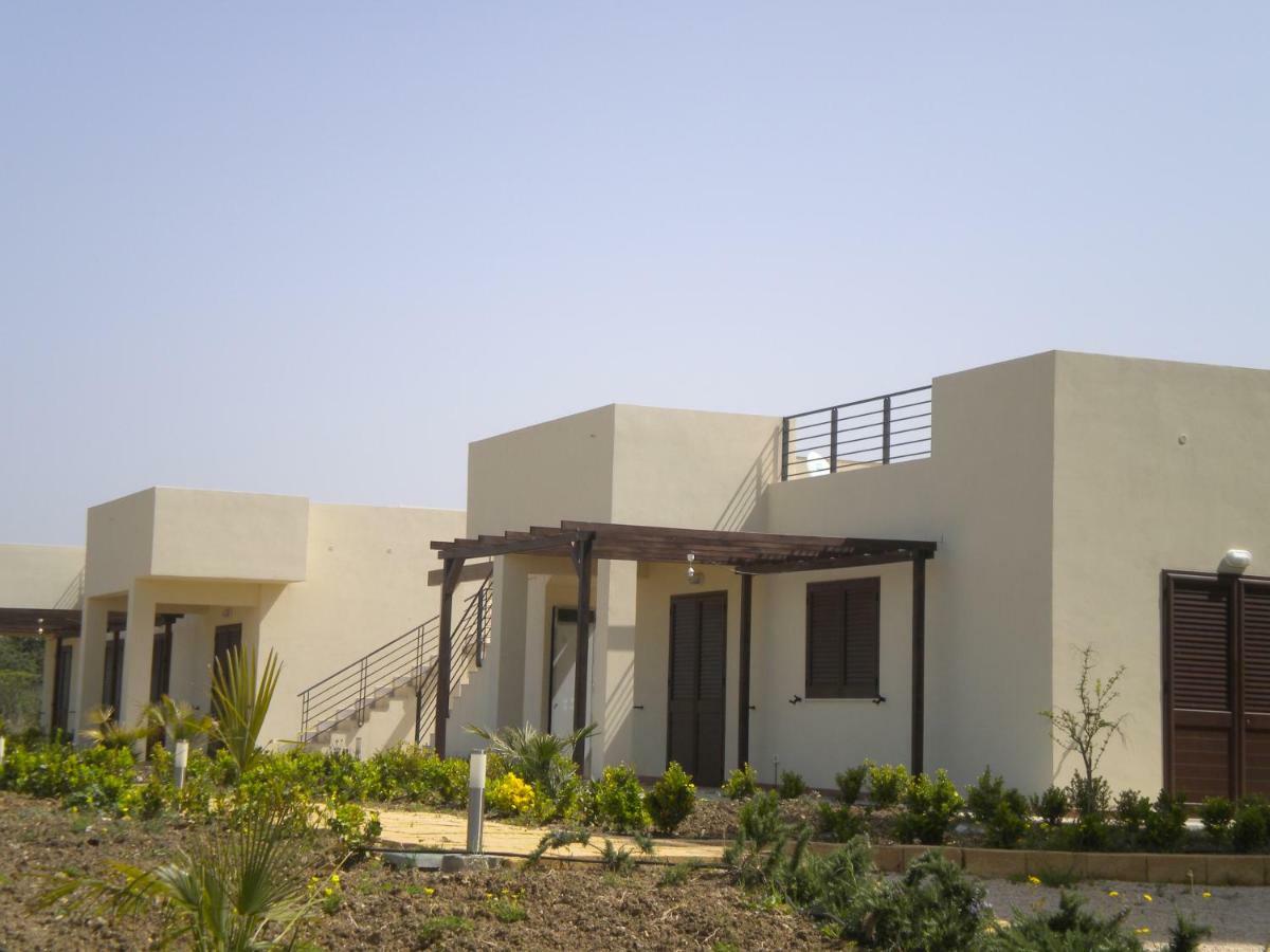 Case Barrera Porto Palo Exterior foto